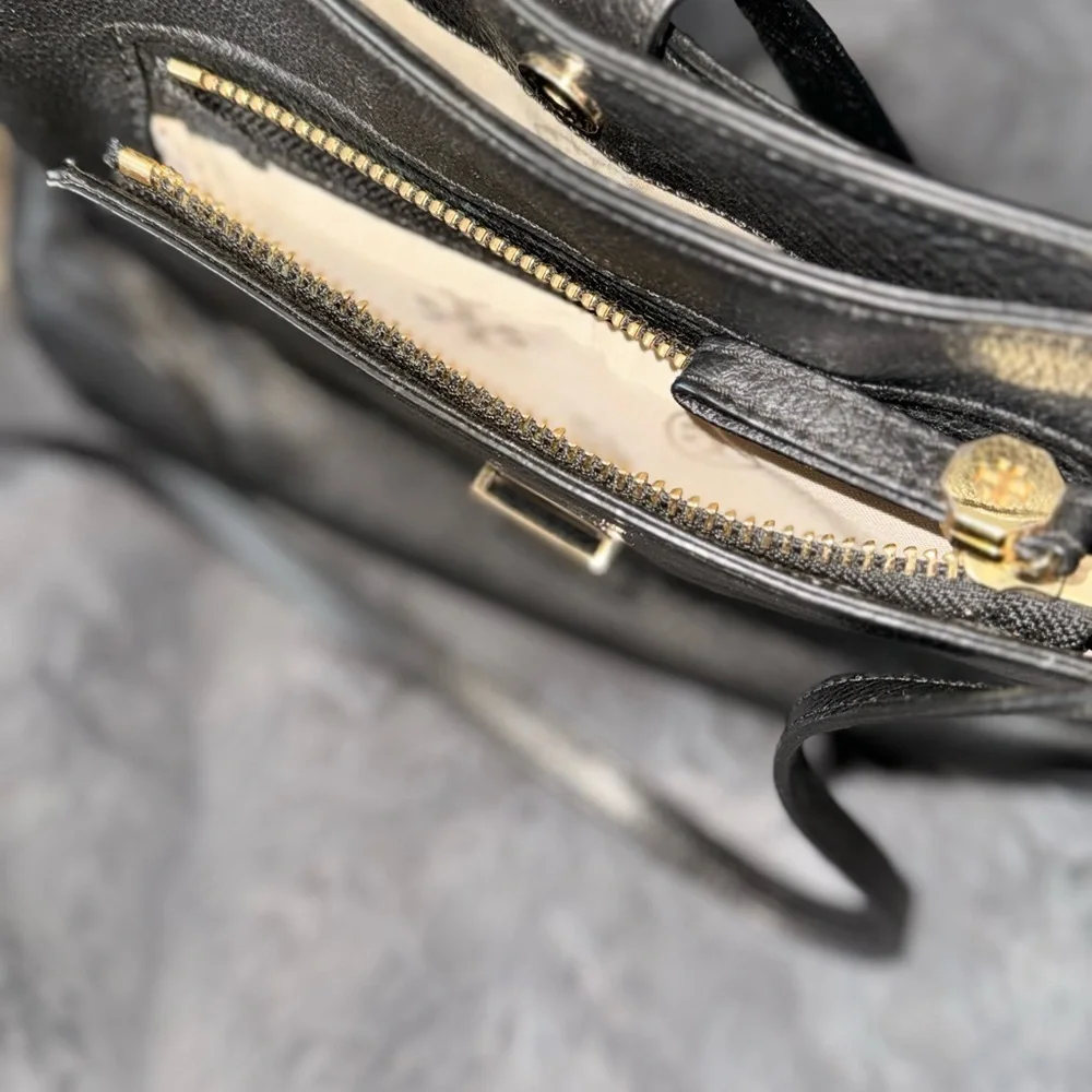 Tory Burch Crossbody Bag pebble leather